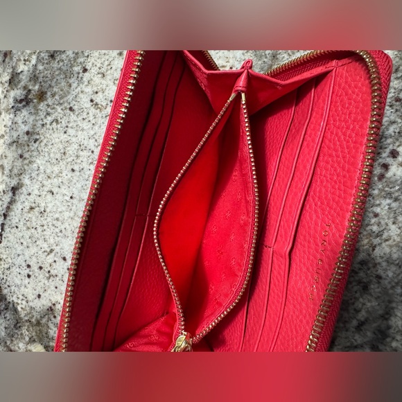 Tory Burch Red Zip-Around Pebbled Leather Wallet - Picture 9 of 9